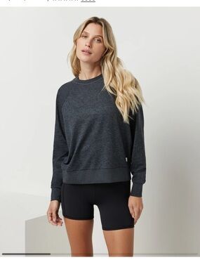 Vuori Long-Sleeve Halo Crew *Like New*